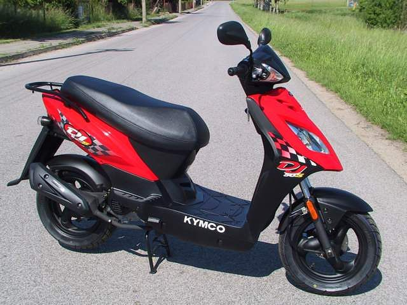 50 дж. Kymco DJ 50 S. Kymco DJ 50s поддон. Kymco DJ 50 1997. Kymco DJ 50 1998 года.