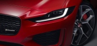 Новый Jaguar XE: обновленный дизайн экстерьера и интерьера