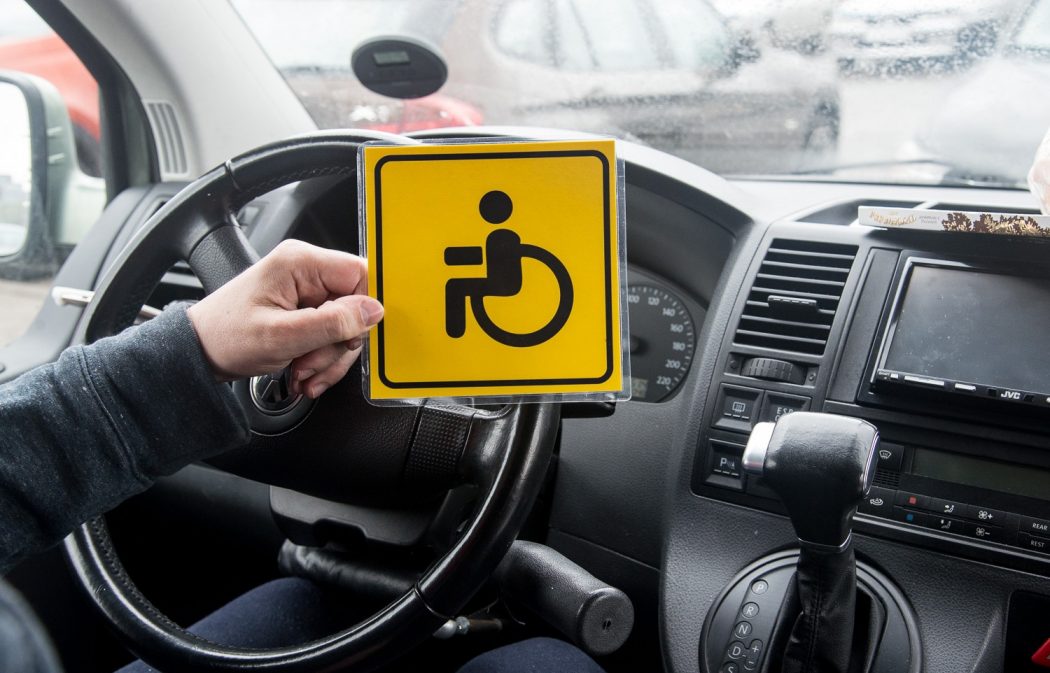 Штраф за знак "инвалид" на авто